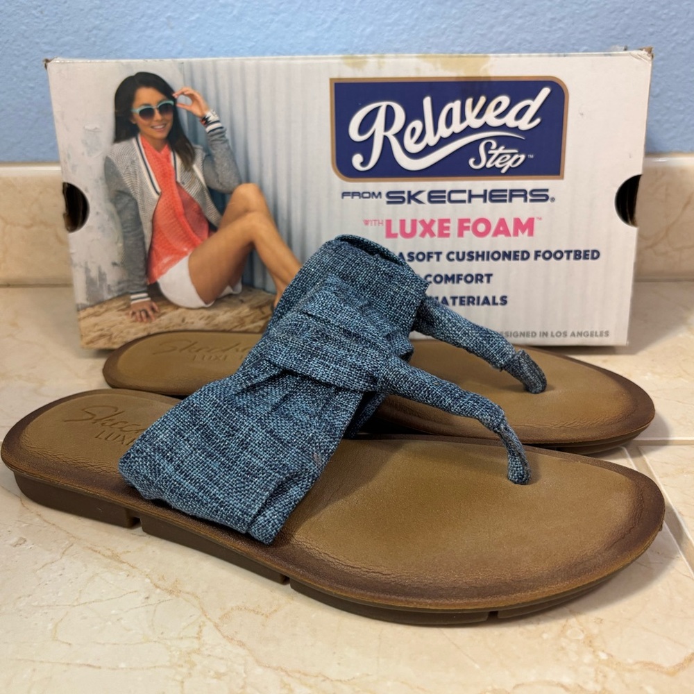 Relaxed Step by Skechers Luxe Foam “Indulge 2 Knot-Tical” Thong Sandsls Size 6